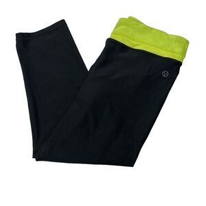 VOGO Athletica High Rise 3/4 Length Active Leggings Black Size M